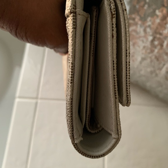 Michael Kors hobo and wallet set ( It’s a 2 fer- bundle) EUC. No call outs - Picture 3 of 16